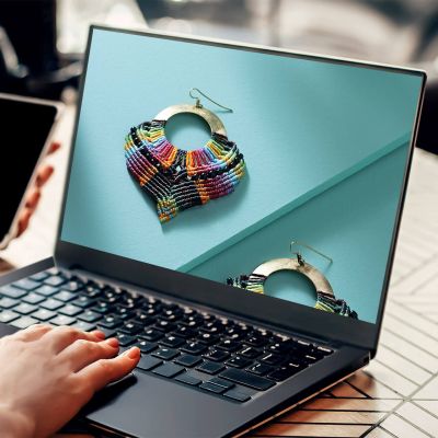 Jewelry-Colored-Earings-Product-Retouching-Bratcovici-Radu-laptop